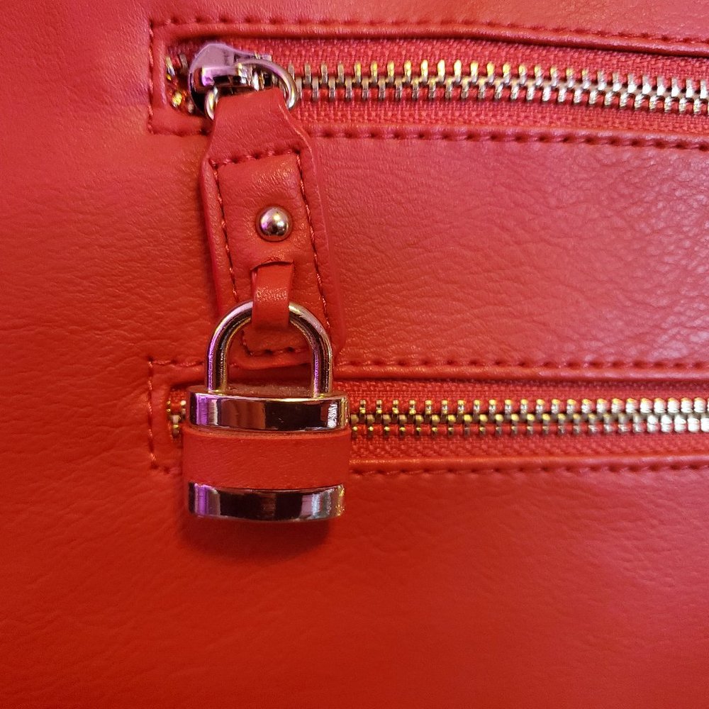 Bag Large Red Multi-Compartment - image 4